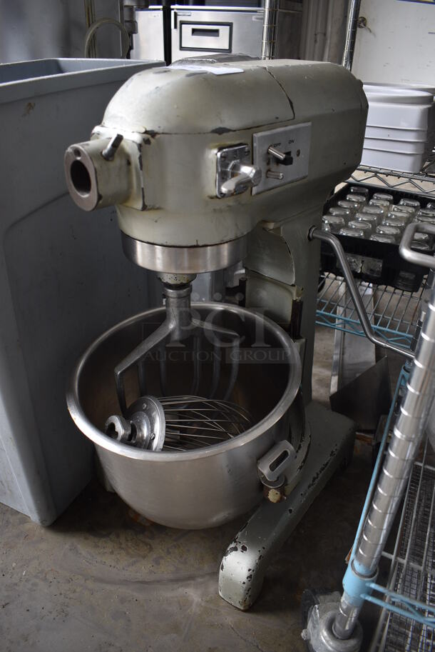 Hobart Model A200 Metal Commercial 20 Quart Planetary Dough Mixer w/ Stainless Steel Bowl, Paddle and Whisk Attachments. 115 Volts, 1 Phase. 16x21x31. Tested and Working!