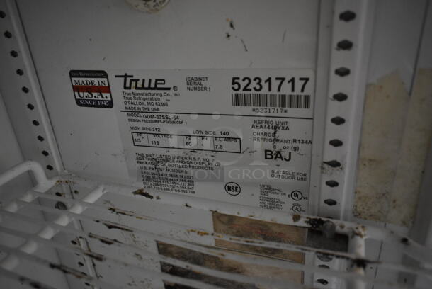 True GDM-33SSL-54 Metal Commercial 2 Door Reach In Cooler Merchandiser w/ Poly Coated Racks. 115 Volts, 1 Phase. Tested and Working! - Image 7 of 7