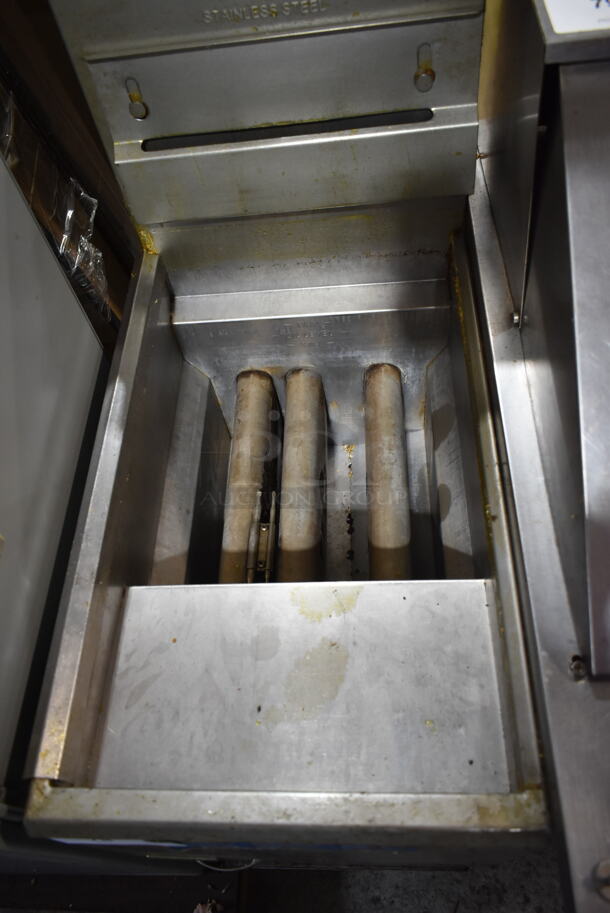Pitco Frialator 35C+S Stainless Steel Commercial Propane Gas Powered Deep Fat Fryer. 90,000 BTU.  - Image 2 of 4