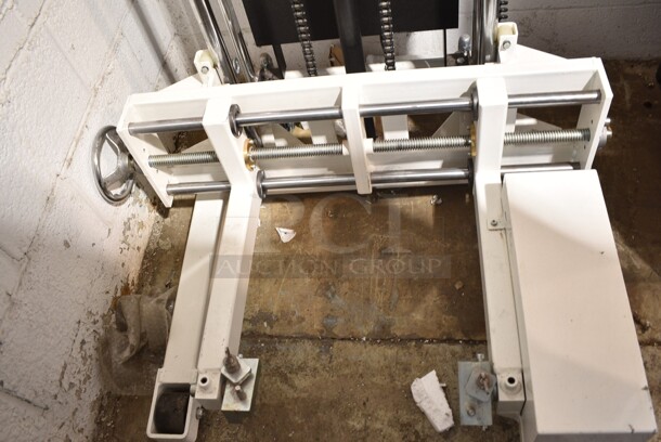 2023 CU030 Metal Commercial Battery Powered 440 Pound Capacity Automatic Bowl Lift. Comes w/ Key! Tested and Working! - Image 3 of 7