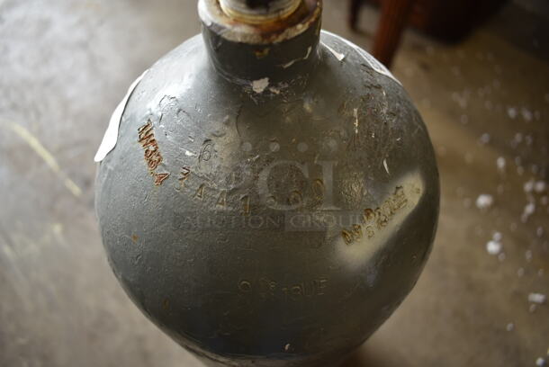 Carbon Dioxide Tank. Buyer Must Pick Up - We Will Not Ship This Item - Image 6 of 7