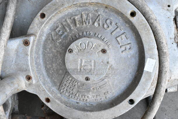 Kentmaster 151 Metal Commercial Meat Saw. Cannot Test Due To Cut Power Cord - Image 5 of 5