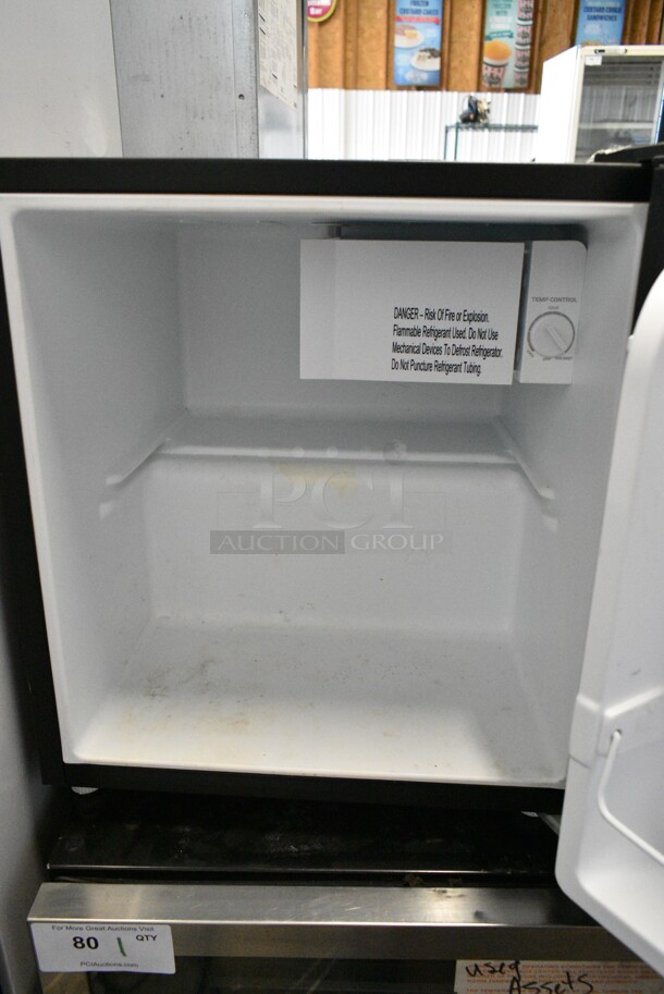 Galanz GL17BK Mini Cooler. 115 Volts, 1 Phase. Tested and Working! - Image 3 of 6