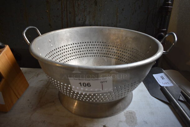 Metal Colander. 19x16x8