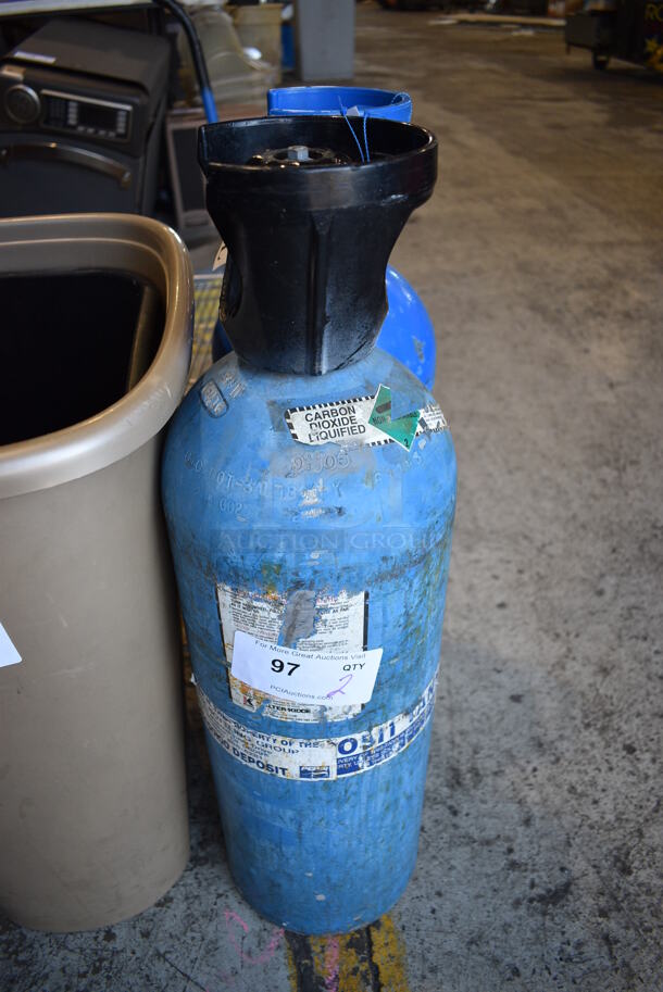 2 Metal CO2 Tanks. 7.5x7.5x28. 2 Times Your Bid! - Image 2 of 4