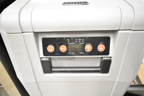 BRAND NEW SCRATCH AND DENT! Whynter FMC-350XP Metal Commercial Countertop 34 Quart Compact Fast Freeze Portable Refrigerator, Real Freezer for Car, Home, Camping, RV-8°F to 50°F. 110-120 Volts, 1 Phase. Tested and Working! - Image 4 of 9