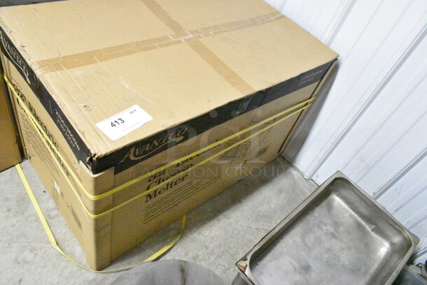 BRAND NEW IN BOX! Avantco 177CHSME32M Stainless Steel Commercial Countertop Electric Powered 32" Cheese Melter. 208/240 Volts. - Image 3 of 4