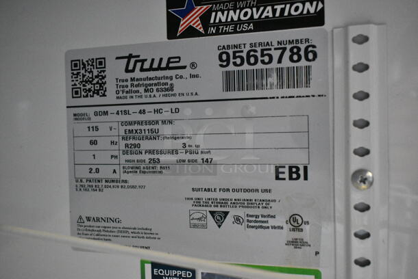 2019 True GDM-41SL-48-HC-LD Metal Commercial 2 Door Reach In Cooler Merchandiser w/ Poly Coated Racks. 115 Volts, 1 Phase. Tested and Working! - Image 5 of 5