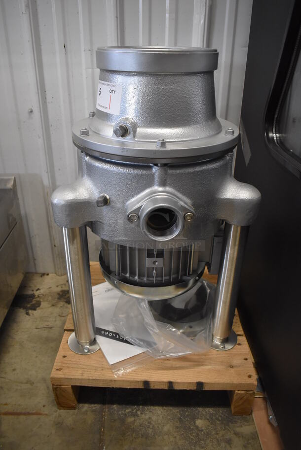 BRAND NEW SCRATCH AND DENT! Hobart FD4/500-1 Metal Commercial Garbage Disposal. 230/480 Volts. 17x19x25. Tested and Working! - Image 1 of 8