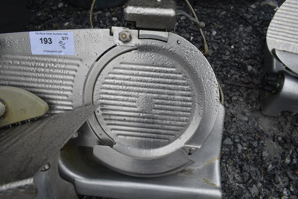 Hobart 2612 Stainless Steel Commercial Countertop Meat Slicer w/ Blade Sharpener. 120 Volts, 1 Phase. Tested and Working! - Image 4 of 7