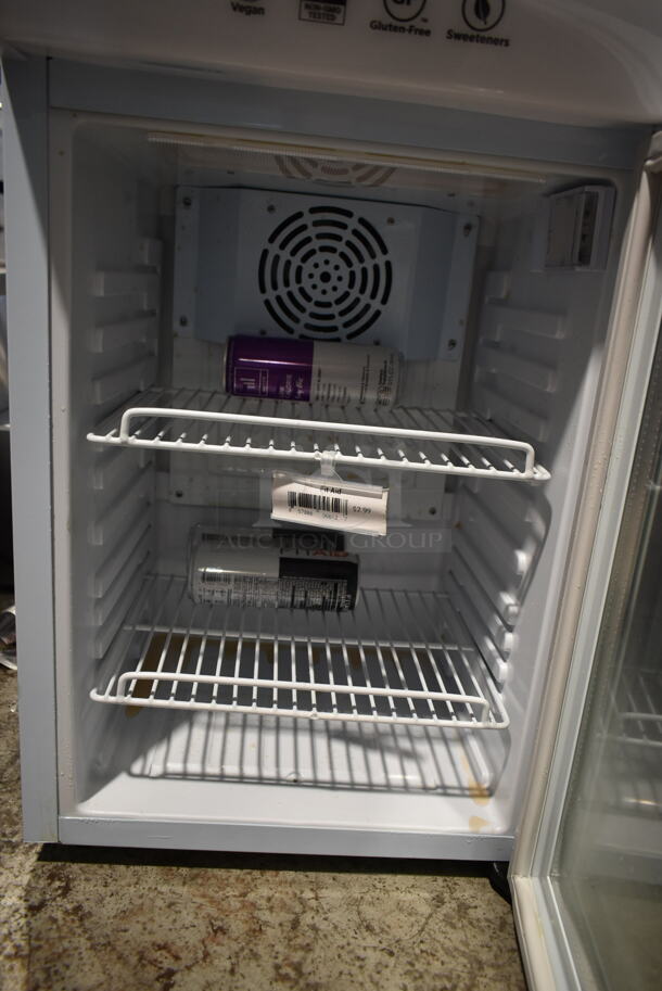 FitAid BSF40L Metal Commercial Mini Cooler Merchandiser w/ Poly Coated Racks. 110-120 Volts, 1 Phase. Tested and Working! - Image 5 of 6
