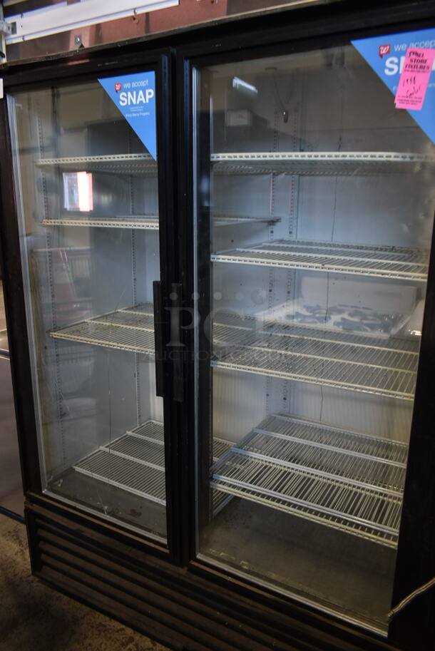 True GDM-49 Metal Commercial 2 Door Reach In Cooler Merchandiser w/ Poly Coated Racks. 115 Volts, 1 Phase. Tested and Working! - Image 3 of 6