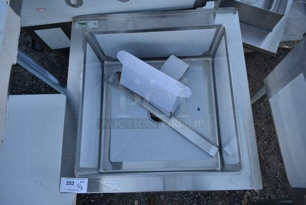 BRAND NEW SCRATCH AND DENT! Regency 600GRSU2324 Stainless Steel Commercial Mop Sink. - Image 2 of 5