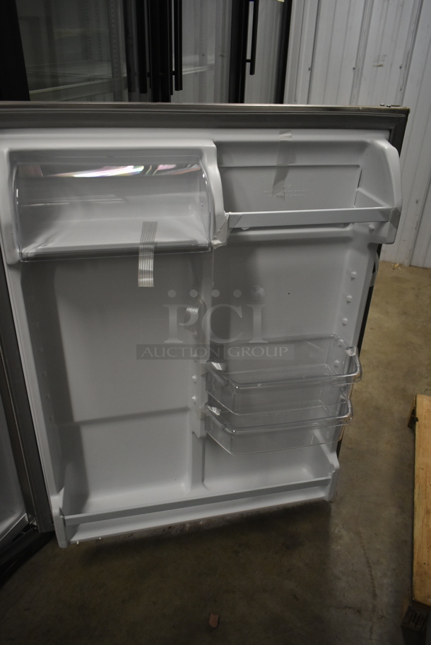 BRAND NEW SCRATCH AND DENT! Whirlpool WRT311FZDM02 Stainless Steel Cooler Freezer Combo. 115 Volts, 1 Phase. Tested and Working!  - Image 5 of 6
