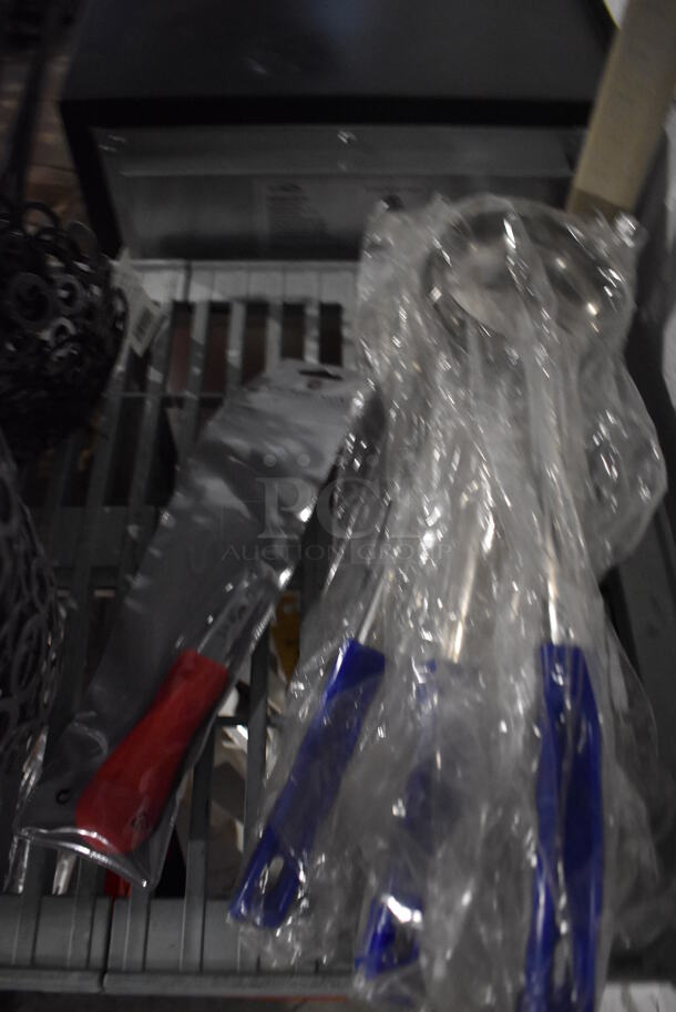 ALL ONE MONEY! Tier Lot of Various BRAND NEW Items Including Metal Baskets, Bread Baskets and Spoodles - Image 2 of 4