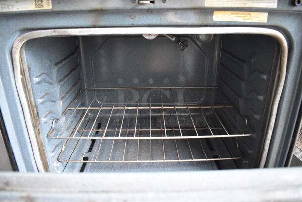 Whirlpool Model XFG374LVS Natural Gas Powered 4 Burner Range w/ Oven. 30x26x46.5 - Image 5 of 7