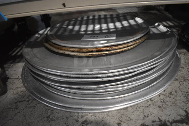 15 Various Round Pizza Baking Pans. Includes 14x14. 15 Times Your Bid! - Image 1 of 2