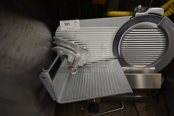 BRAND NEW SCRATCH AND DENT! Estella 348SLAS13 Stainless Steel Commercial Countertop Automatic Meat Slicer w/ Blade Sharpener. 120 Volts, 1 Phase. Tested and Working! - Image 2 of 7