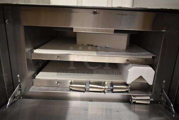 BRAND NEW SCRATCH AND DENT! Vollrath 40848 Cayenne Stainless Steel Commercial Countertop Electric Powered Pizza Oven w/ Cooking Stones. 208-240 Volts, 1 Phase. - Image 4 of 5