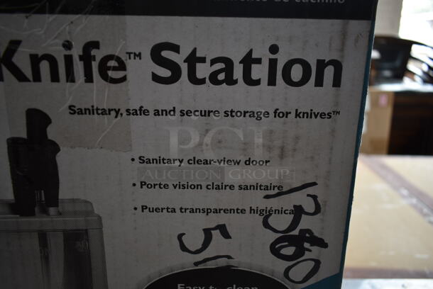 BRAND NEW IN BOX! San Jamar Saf-T-Knife Station Knife Holder - Image 3 of 6