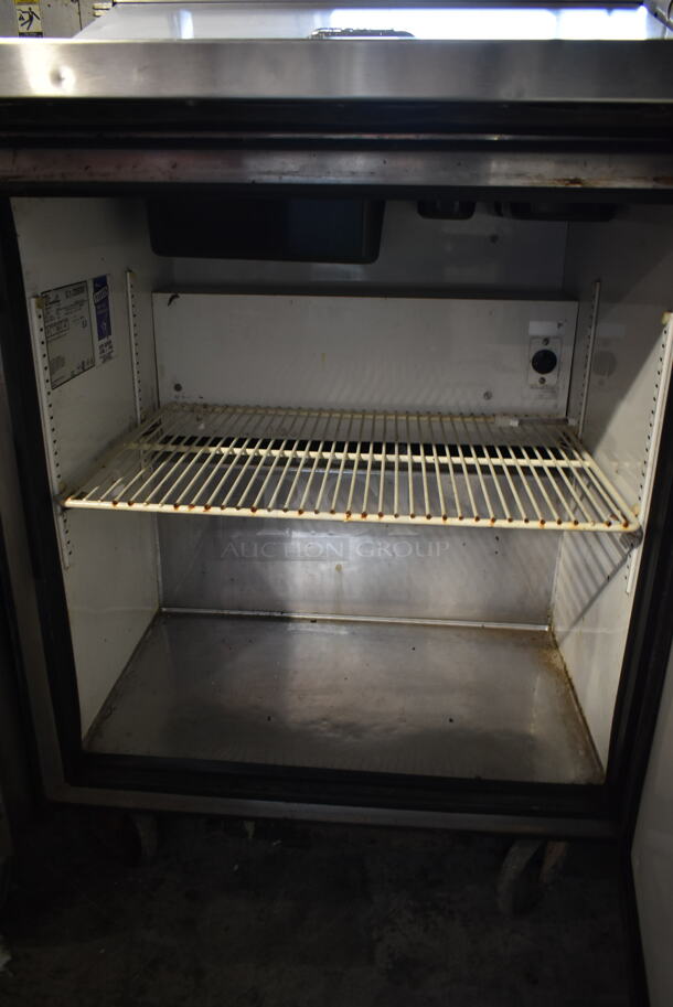 True Stainless Steel Commercial Sandwich Salad Prep Table Bain Marie Mega Top on Commercial Casters. 115 Volts, 1 Phase. Tested and Powers On But Does Not Get Cold - Image 5 of 7