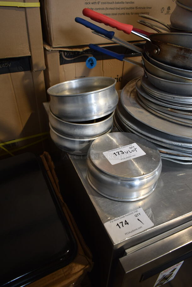 ALL ONE MONEY! Lot of Various Metal Baking Pans - Image 2 of 3