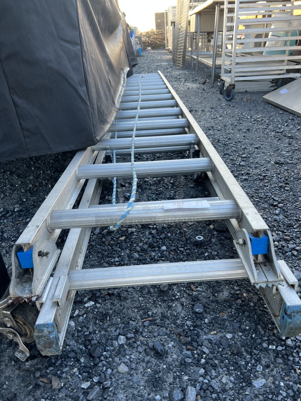 25' Werner D1528-2 Type 1 Heavy Duty Industrial Ladder - Image 3 of 6