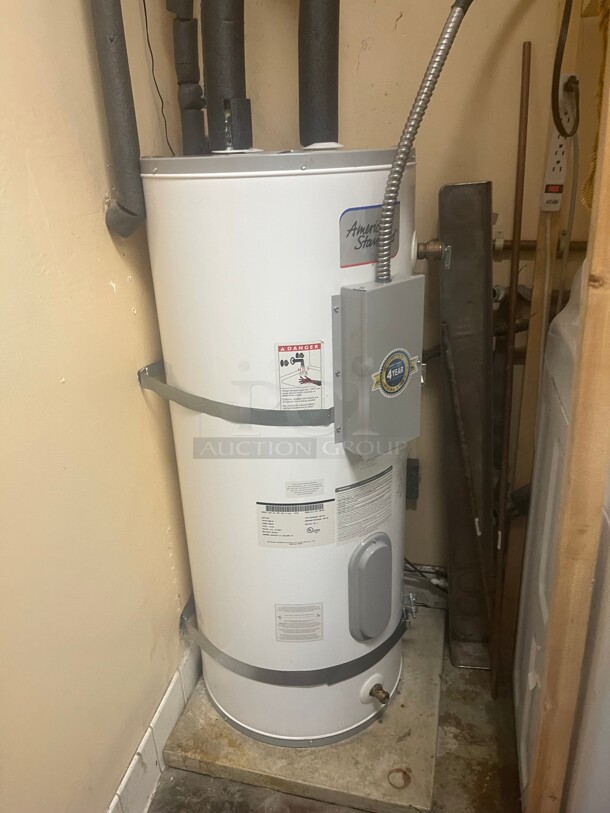Barley Used! American Standard Commercial Water Heater Heavy Duty NSF 30 Gallons 220 Volt 4500 Watts Tested and Working!