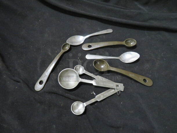 One Lot Of Assorted Measure Spoons. - Image 1 of 1