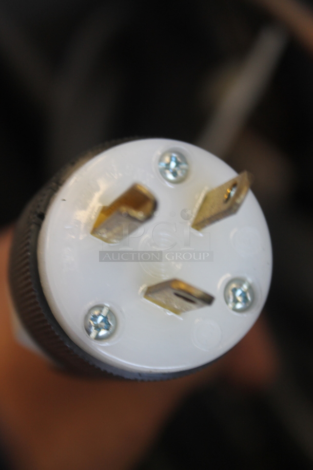 BRAND NEW SCRATCH AND DENT! 2022 Omniteam Low Voltage Lighting Refer Base and Cold Pans 4 Drawer Chef Base w/ Refrigerated Drop In. 208-230 Volt 1 Phase - Image 11 of 12