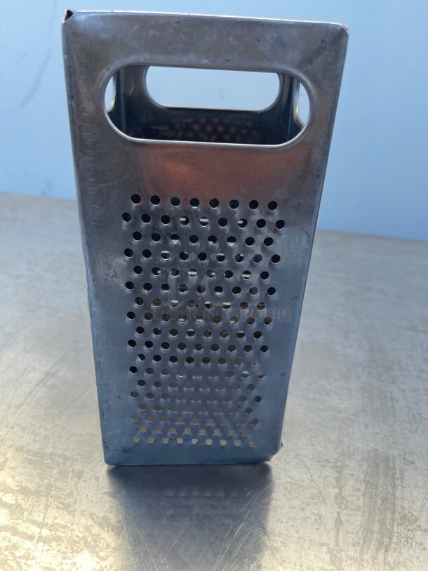 Vollrath SG-200 Traex Dripcut Stainless Steel Grater - Image 5 of 8