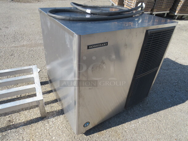 One WORKING Hoshizaki Air Cooled Ice Maker. Model# KMD-860MAJ. 208-230 Volt. 1 Phase. 30X24X29 - Image 1 of 1