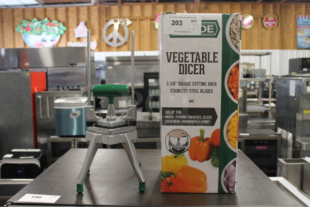 BRAND NEW SCRATCH AND DENT! Garde Stainless Steel Countertop Vegetable Dicer. Tested and Working!