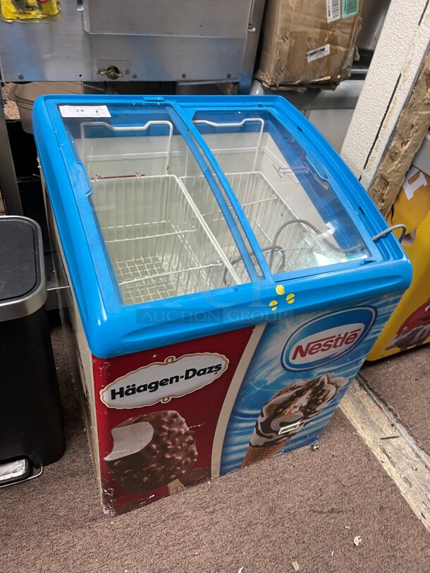 Working! AHT RIO S-68 RIO Curved Lid Commercial Ice Cream Display Freezer 120 Volt NSF Tested and Working! - Image 3 of 6
