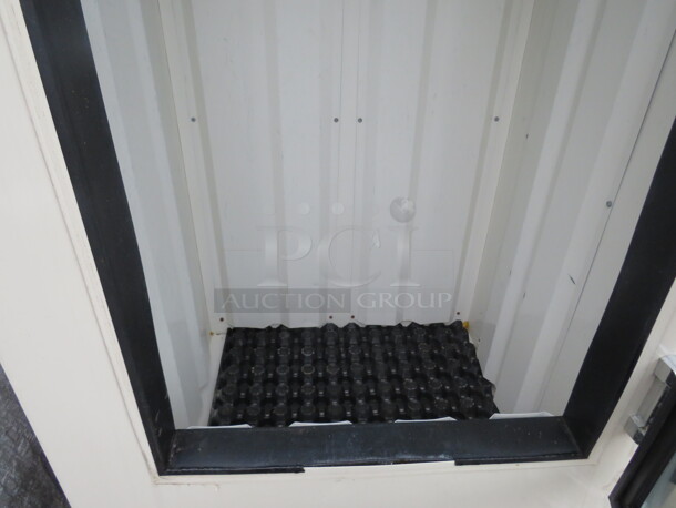 One Star Glass Door Merchandiser. Model#IS281AG-50. 115 Volt. Working Not Cold.  - Image 2 of 2