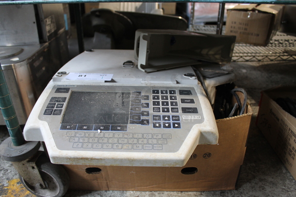 Hobart Quantum Metal Countertop Food Portioning Scale w/ Pieces. 120 Volts, 1 Phase. - Image 1 of 11