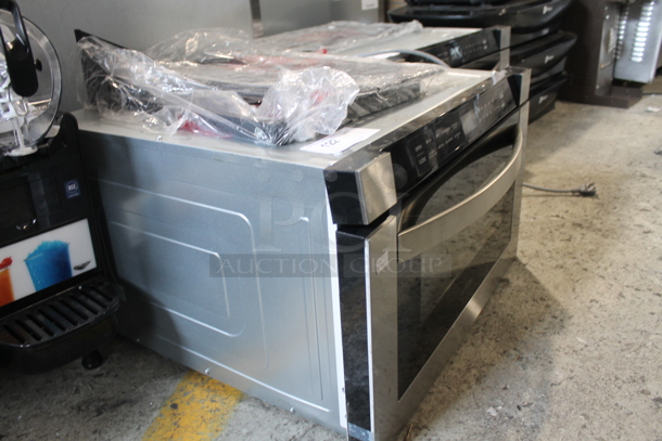 BRAND NEW SCRATCH AND DENT! 2022 KoolMore KM-MD-1SS Stainless Steel Commercial Drawer Microwave Oven. 120 Volts, 1 Phase.  - Image 9 of 10