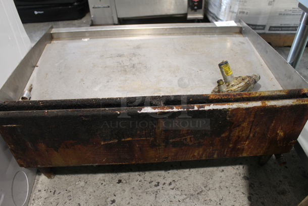 Star Max Stainless Steel Commercial Countertop Natural Gas Powered Flat Top Griddle.  - Image 5 of 8