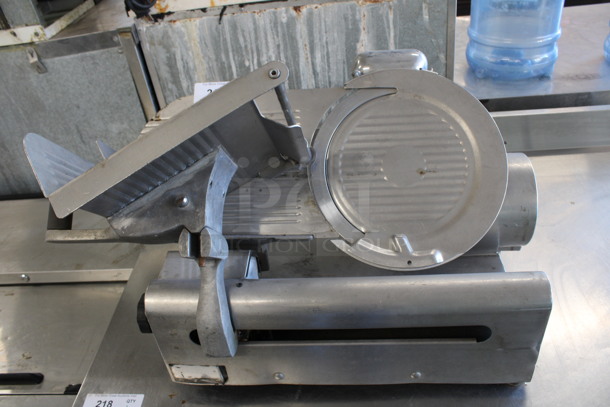 Globe Stainless Steel Commercial Countertop Automatic Meat Slicer w/ Blade Sharpener. 27x19x21. Tested and Working!