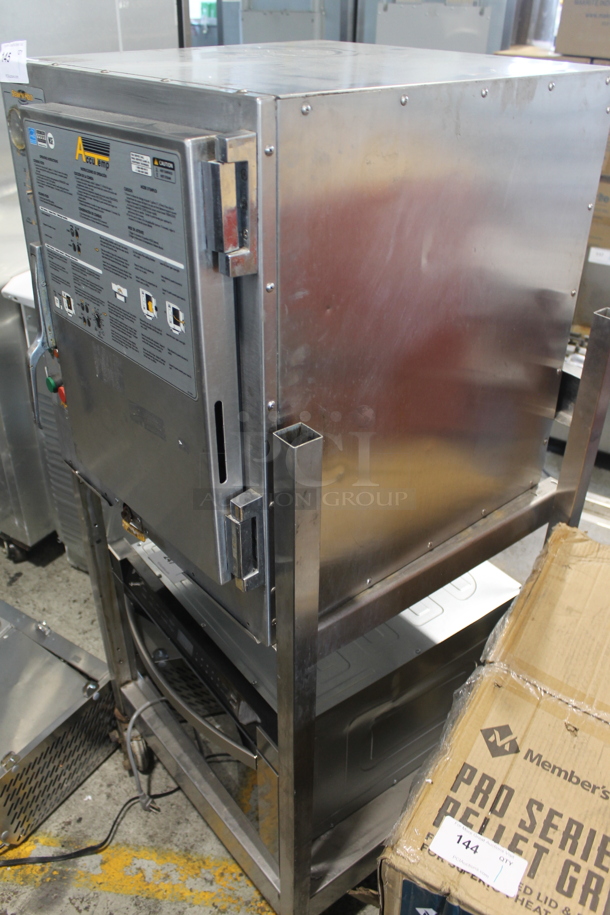 AccuTemp SNH 11 Stainless Steel Commercial Single Door Steam Cabinet w/ Under Shelf on Commercial Casters. 208-250 Volts, 3 Phase. - Image 5 of 10
