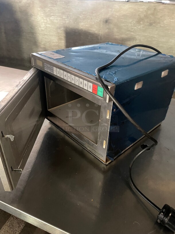 Nice! Panasonic Commercial High Power Microwave  NSF 220 Volt 1 Phase Tested and Working! - Image 5 of 8