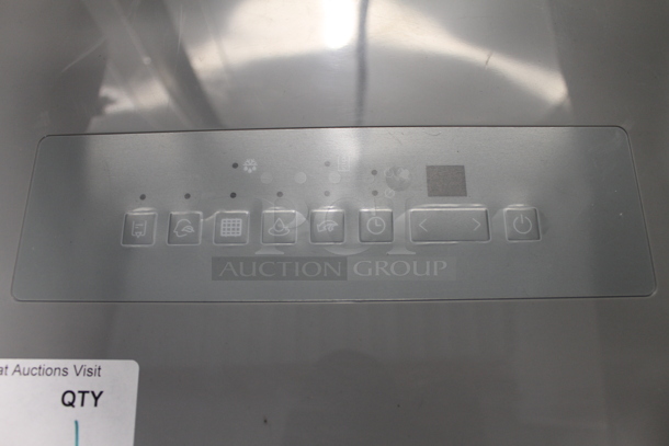 BRAND NEW SCRATCH AND DENT! Black & Decker BD50PMWSA Metal Portable 50 Pint Dehumidifier. 115 Volts, 1 Phase. Tested and Working! - Image 3 of 10