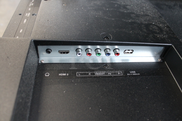 Element E2SW5018 50" LED Full HDTV Television. 100-240 Volts, 1 Phase. Buyer Must Pick Up - We Will Not Ship This Item. Tested and Working! - Image 7 of 7