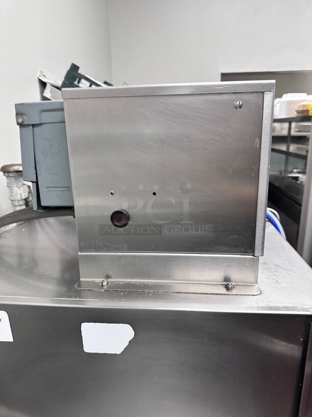 Working! ADS CMA Commercial Pass Through Upright Dishwasher 115 Volt NSF Tested and Working! - Image 9 of 9