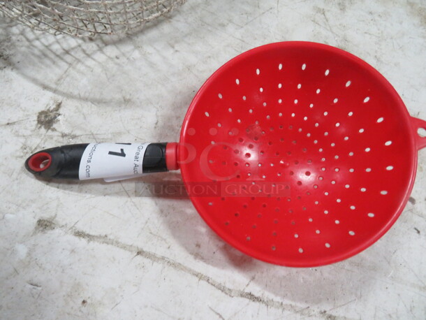 One Poly Sifter. - Image 1 of 1