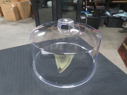 One NEW Poly Round Dome Cake Cover. 12X6
