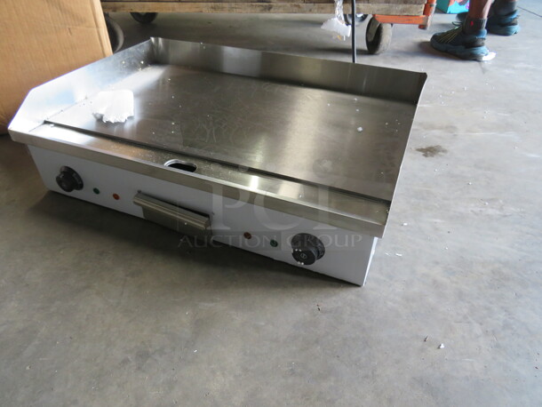 One NEW Flattop Electric griddle. 110 Volt. #EG-820. 28.5X19X9 - Image 3 of 3