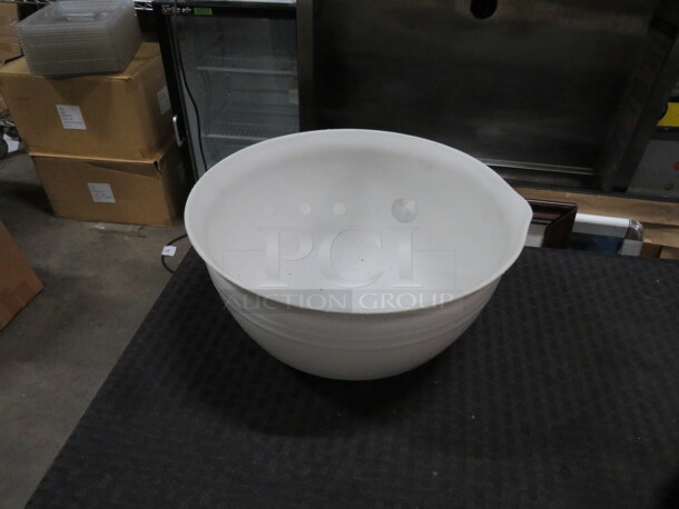 One 10X5 tsp Poly Mixing Bowl. - Image 1 of 1