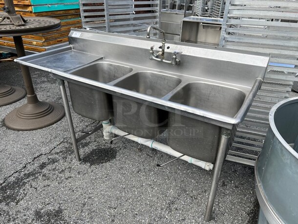 Stainless Steel Commercial 3 Bay Sink w/ Left Side Drainboard, Faucet and Handles. 72x26x44. Bays 1619x13. Drainboard 16x23x2 - Image 4 of 5