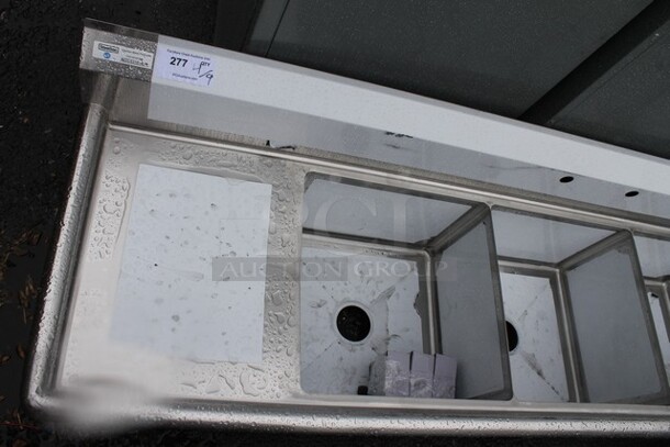 BRAND NEW SCRATCH AND DENT! Steelton 522CS31818LR 90" 18-Gauge Stainless Steel Three Compartment Commercial Sink with 2 Drainboards - 18" x 18" x 12" Bowls`
 - Image 3 of 5
